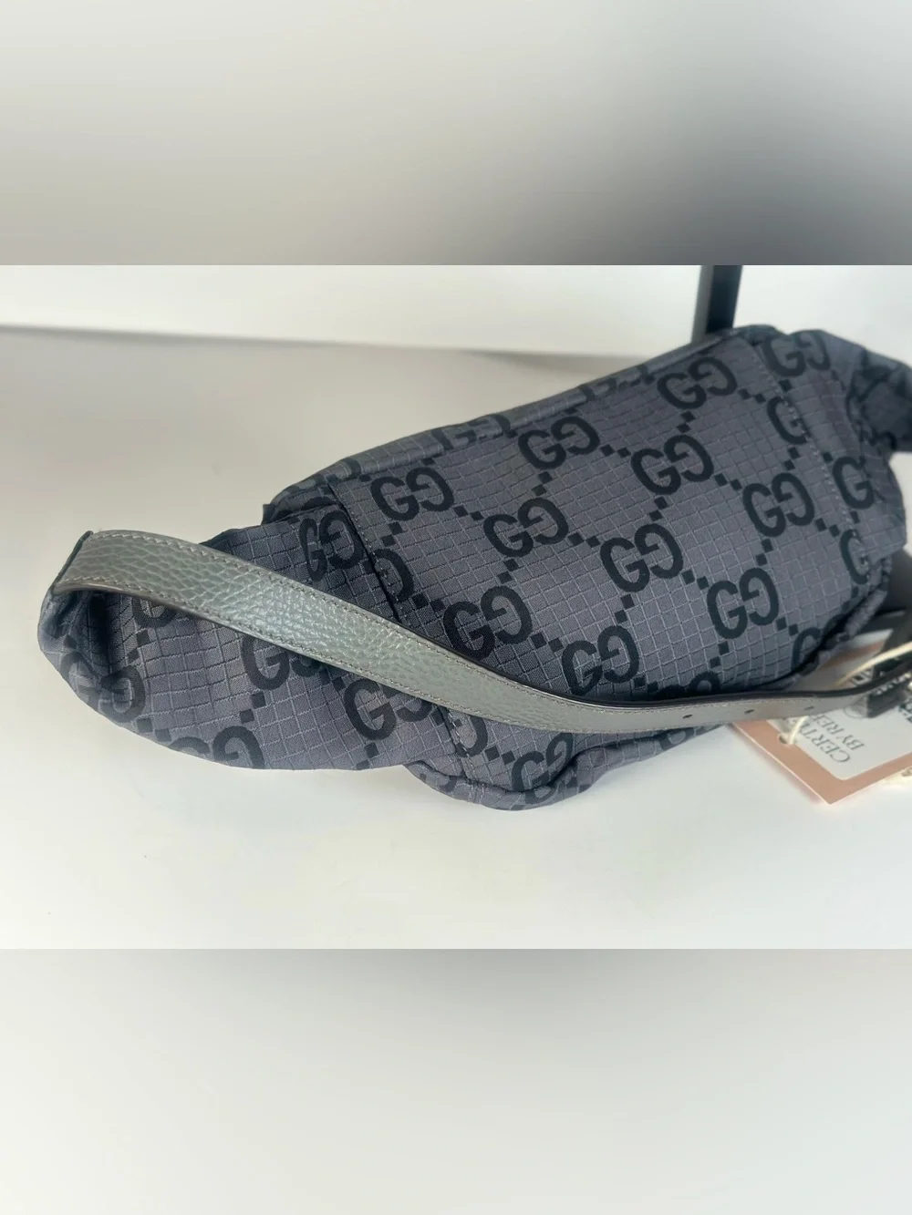 Gucci sleek belt